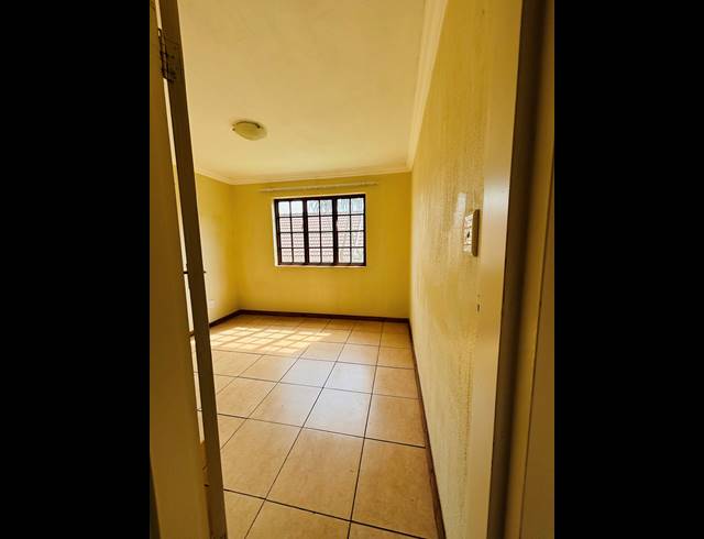 2 BEDROOM APARTMENT TO LET IN OLYMPUS AH